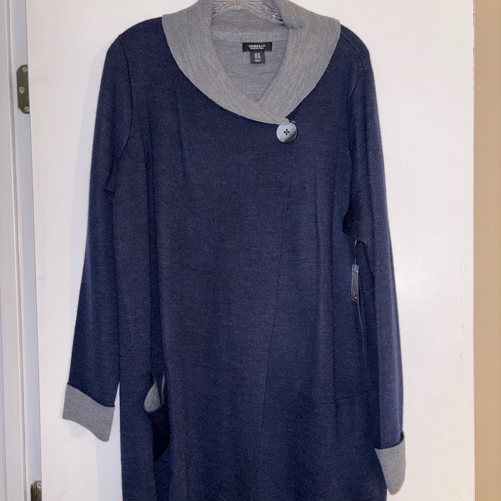 NWT Jones New York Navy and Gray Sweater